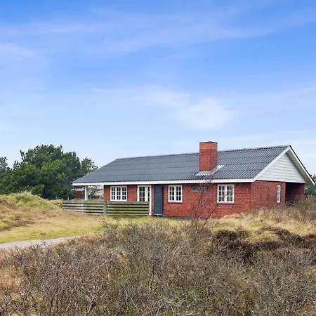 Uddi - 1-3km From The Sea By Interhome